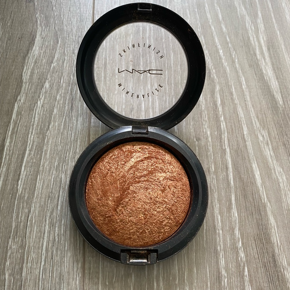 MAC MINERALIZE SKIN FINISH